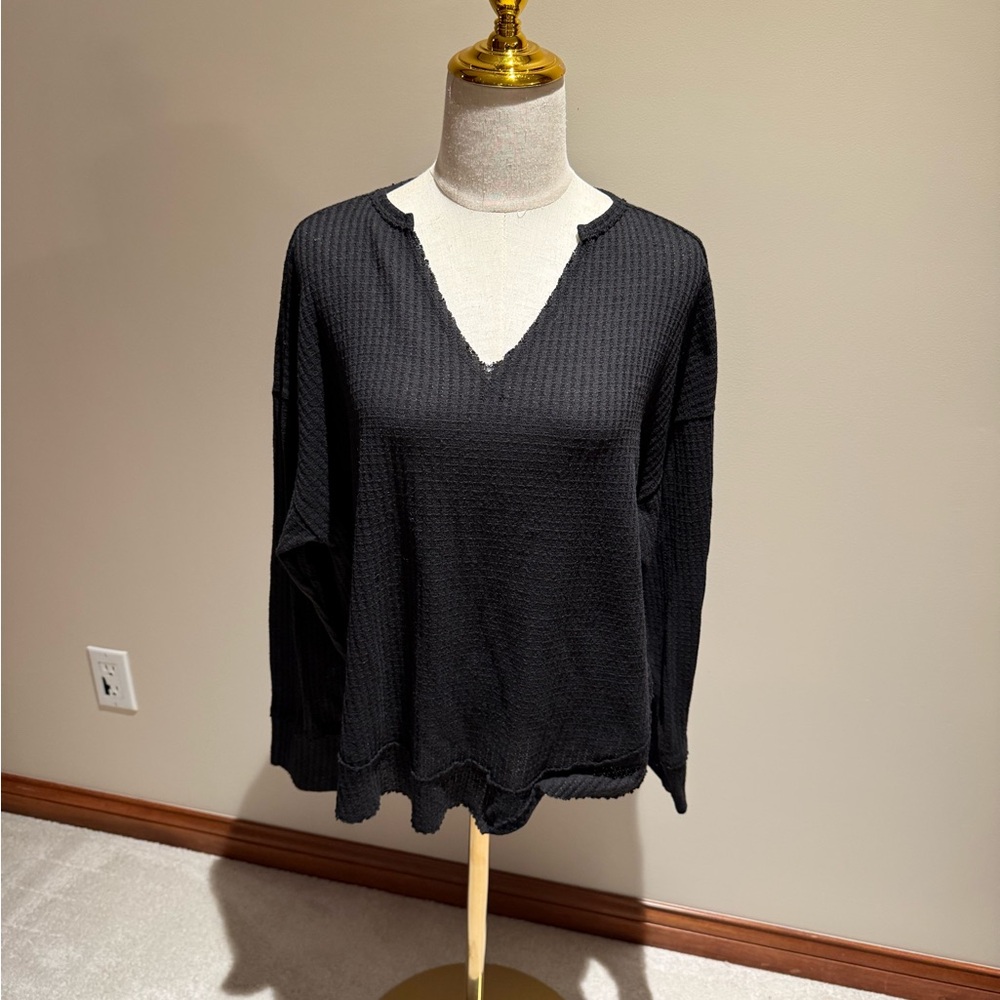 Color Story Black Textured V-Neck Long Sleeve Top